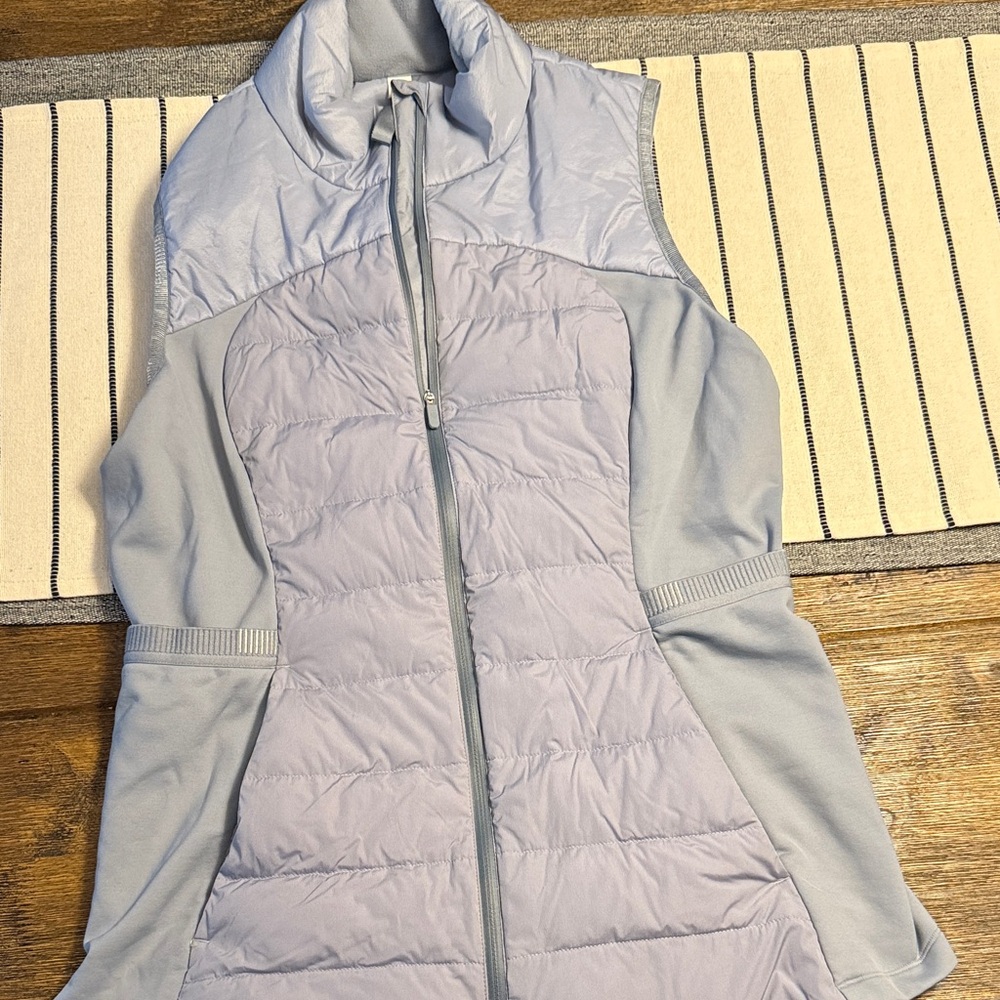 Women's lululemon Light Blue- Gray Puffer Jacket size 10